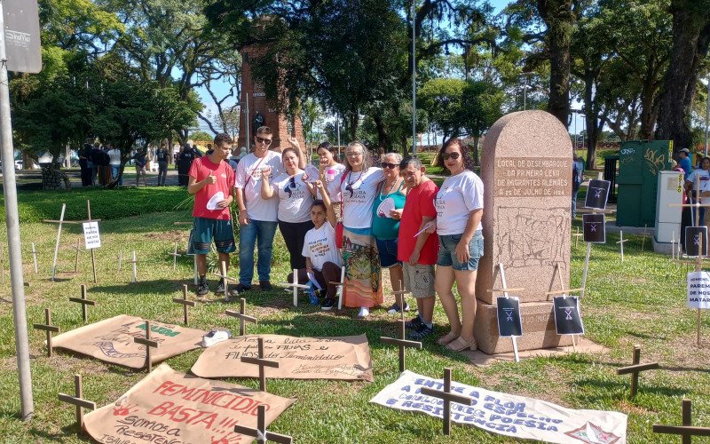 Caminhada 8M pede pelo fim do feminicídio e da violência doméstica