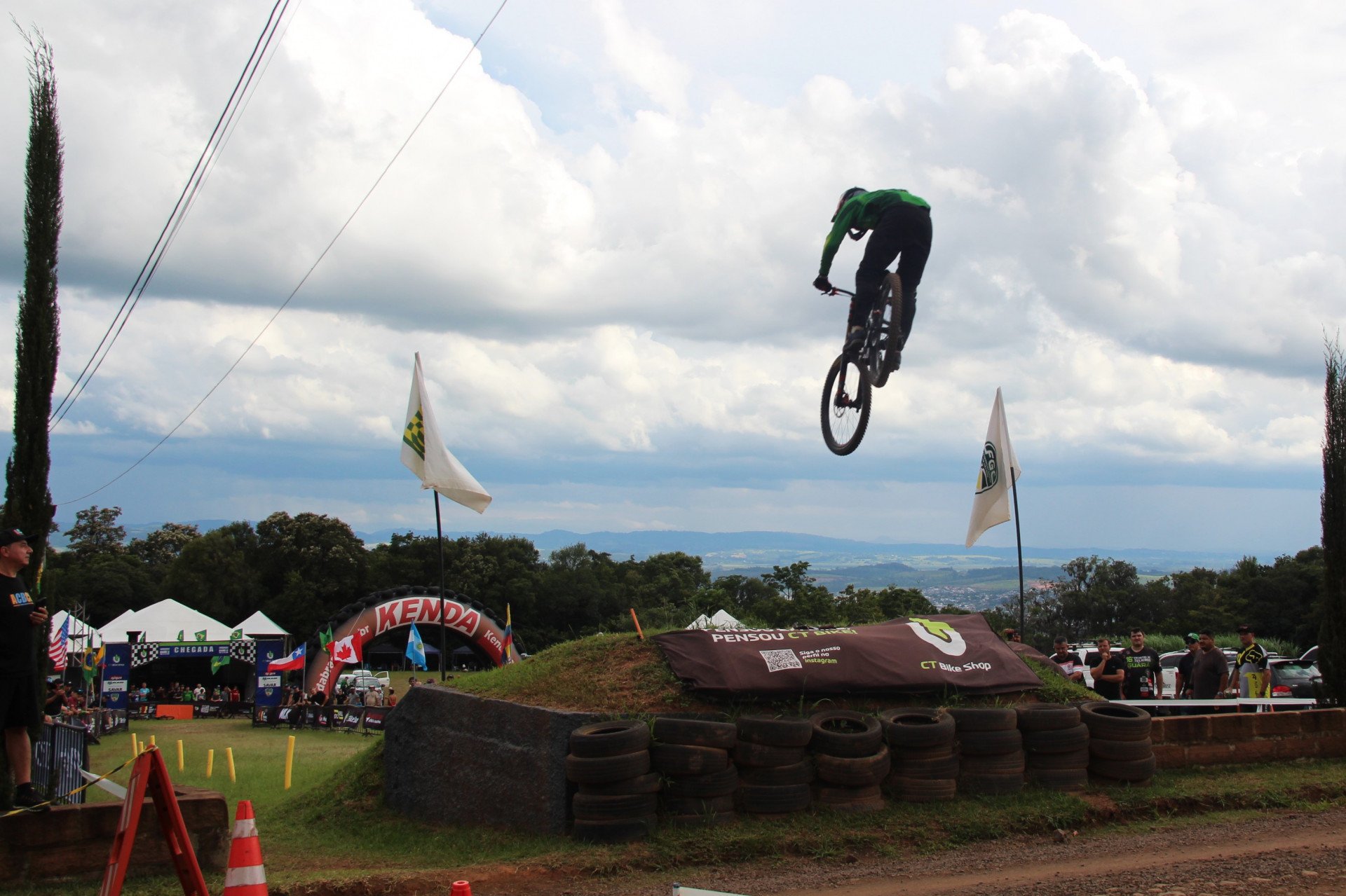 VÍDEO: Sapiranga recebe Campeonato Pan-Americano de Downhill neste fim de semana