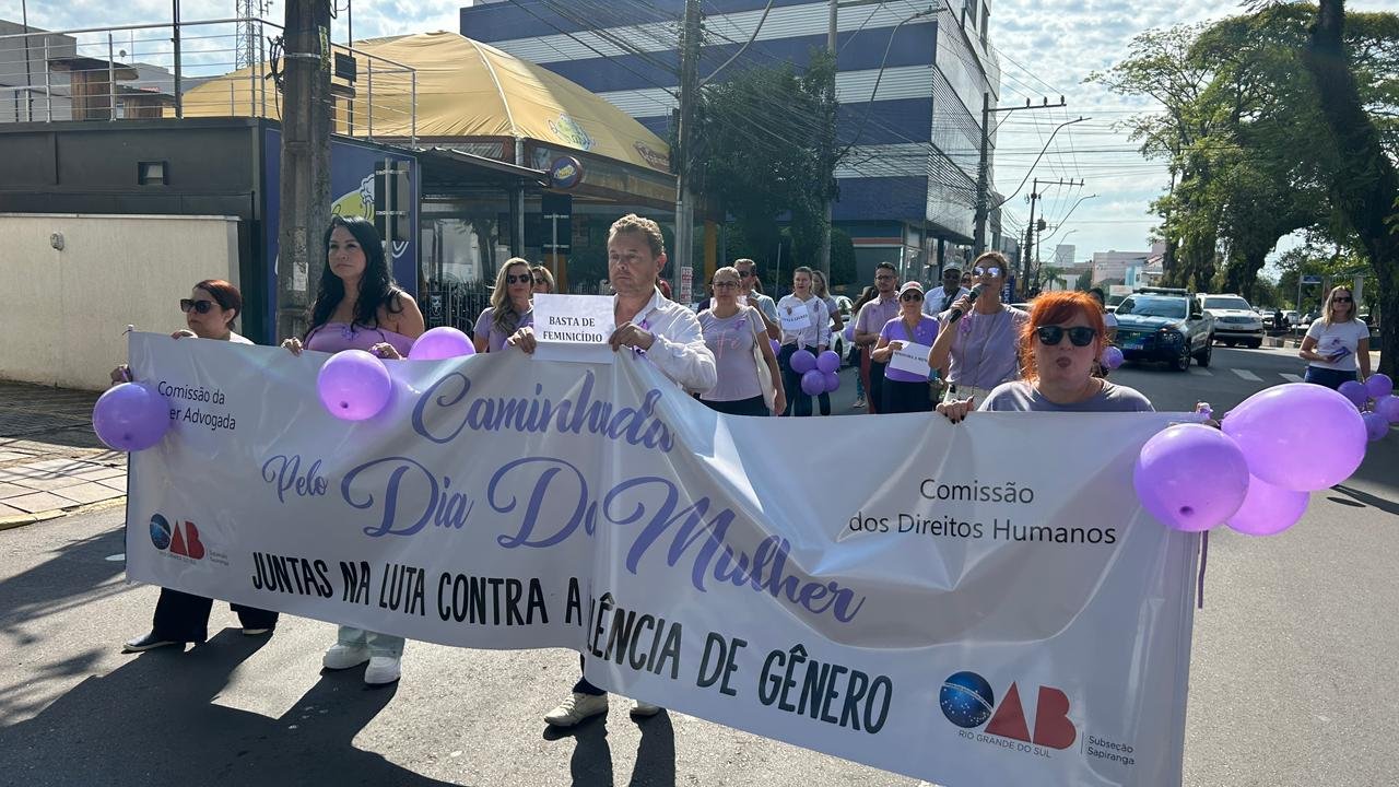 Entidades se re&uacute;nem em ato pelo Dia da Mulher em Sapiranga