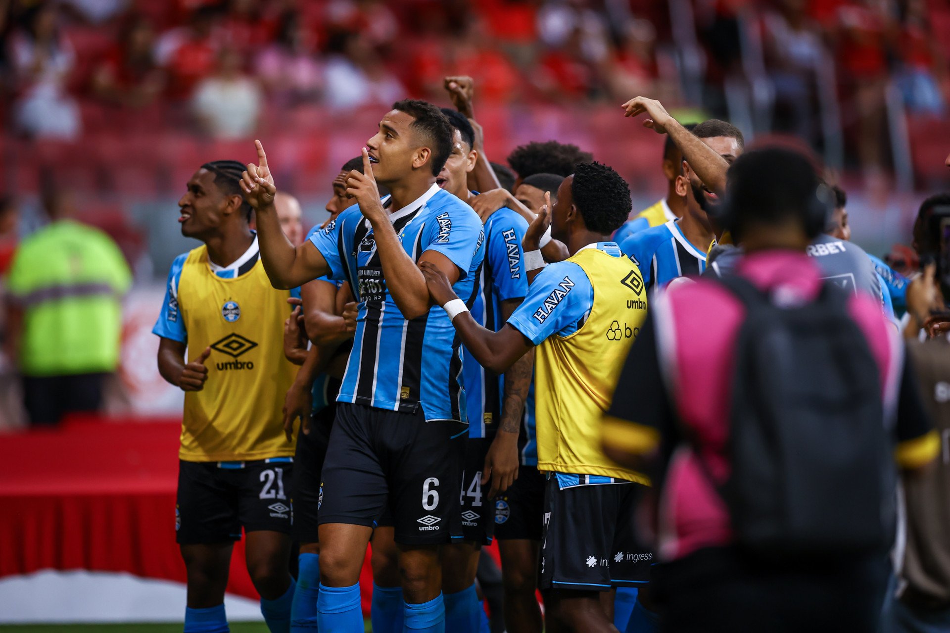 Gr&ecirc;mio &eacute; campe&atilde;o ga&uacute;cho no Beira-Rio diante do Inter
