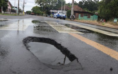 Após obras de duplicação e asfaltamento, Rua Portão tem problemas em Estância Velha