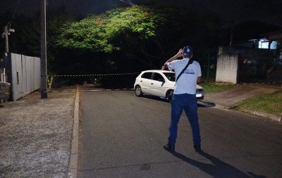 Mulher morre atropelada por carro de aplicativo em Canoas