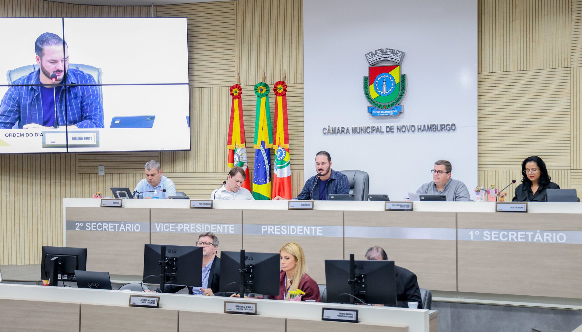 Contrata&ccedil;&atilde;o de 280 professores tempor&aacute;rios &eacute; aprovada na C&acirc;mara de Vereadores