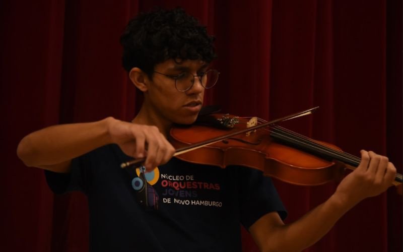 Mikael Machado, de Novo Hamburgo, foi aprovado no processo seletivo da Academia de Música Clássica da Orquestra Sinfônica de Porto Alegre (OSPA)