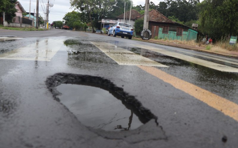 Vazamento de água causou erosão e Corsan vai consertar | abc+