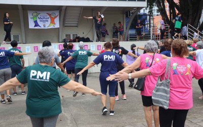 Aulão de dança conscientiza sobre violência contra a mulher na Praça do Imigrante