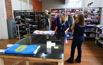 VÍDEO: Canoas inaugura loja solidária de roupas para pessoas em situação de vulnerabilidade social