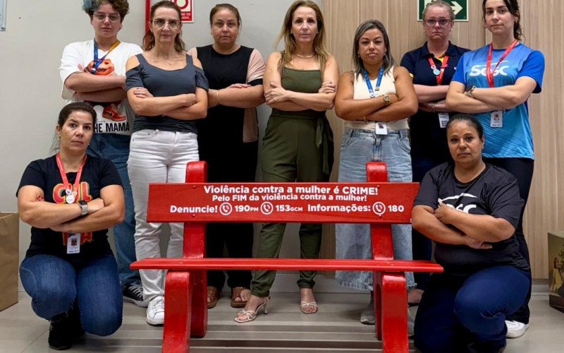 Banco vermelho também foi instalado no Sesc São Leopoldo