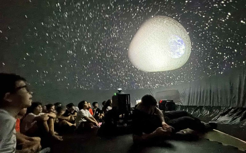 Estudantes do Colégio Luterano Arthur Konrath (CLAK) tiveram uma experiência imersiva sobre o espaço