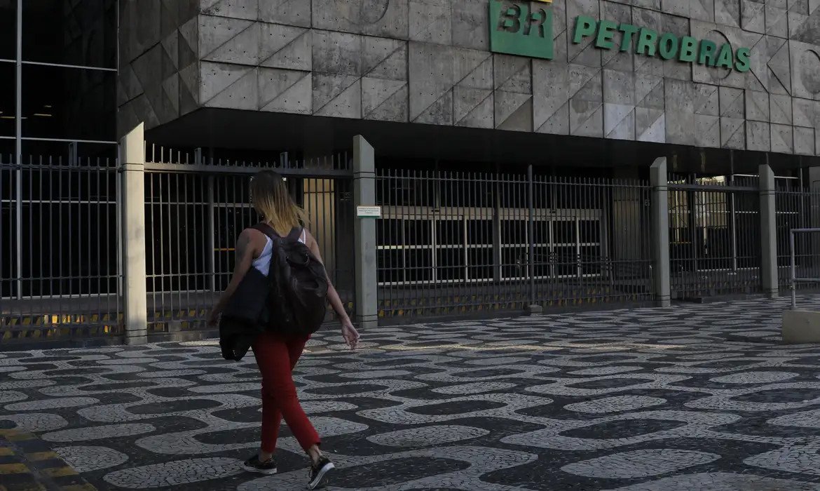 Petrobras diz que pode reduzir impacto da alta do petr&oacute;leo no Brasil