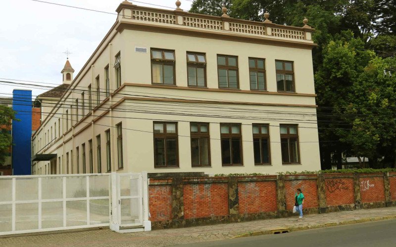 Fachada do prédio centenário do Colégio La Salle foi reformada | abc+