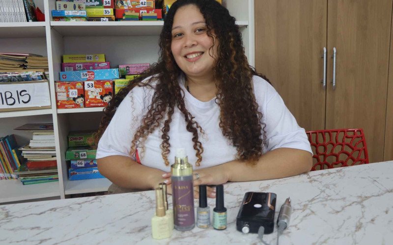 Aline faz atualmente o curso de manicure, mas acredita tamb&eacute;m na import&acirc;ncia do curso de prepara&ccedil;&atilde;o profissional