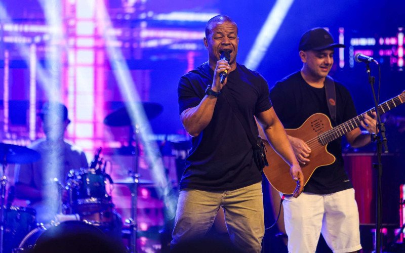 Show de Sandro e Tiago será uma das atrações do Carnaval de Rua
