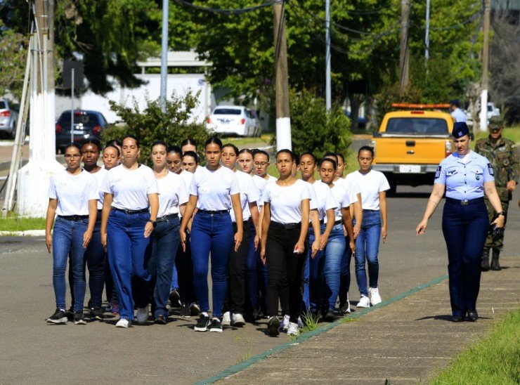 &ldquo;Sempre foi meu sonho servir&rdquo;: primeiras recrutas mulheres iniciam o treinamento na Base A&eacute;rea de Canoas