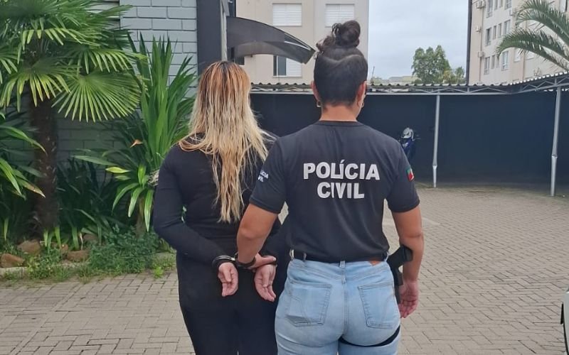 Coca&iacute;na na urina de crian&ccedil;a de 3 anos leva m&atilde;e &agrave; pris&atilde;o ap&oacute;s 6 meses foragida; mulher d&aacute; vers&atilde;o