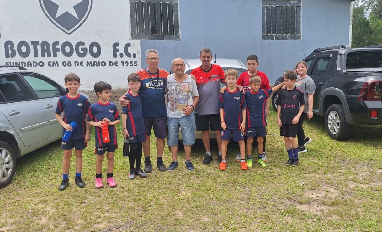 Botafogo de Novo Hamburgo lan&ccedil;a escolinha de futebol para crian&ccedil;as e oficina de medita&ccedil;&atilde;o