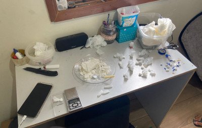 Três pessoas são presas após descoberta de laboratório para mistura de drogas em Novo Hamburgo