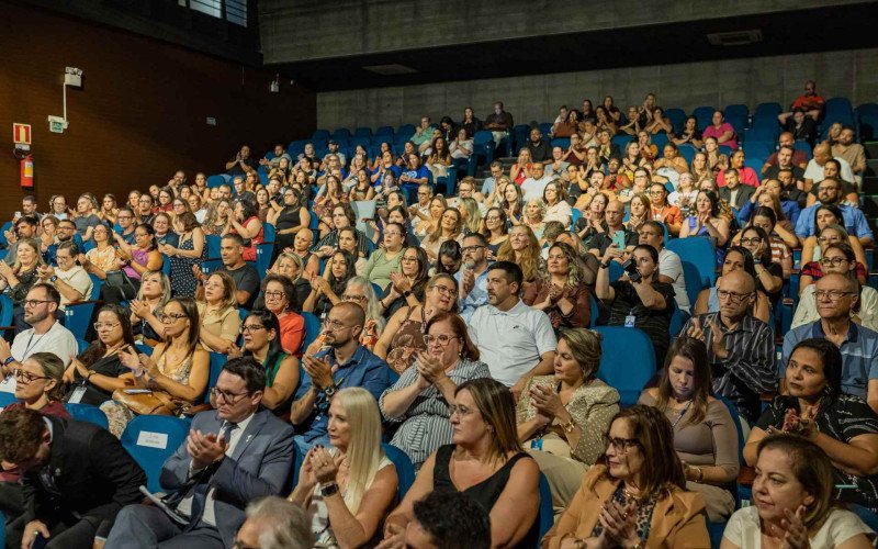 Novos diretores e vice-diretores tomam posse em Canoas | abc+