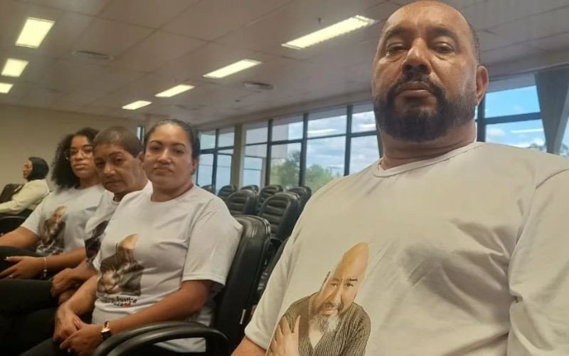 Familiares foram ao júri com vítima estampada na camiseta 