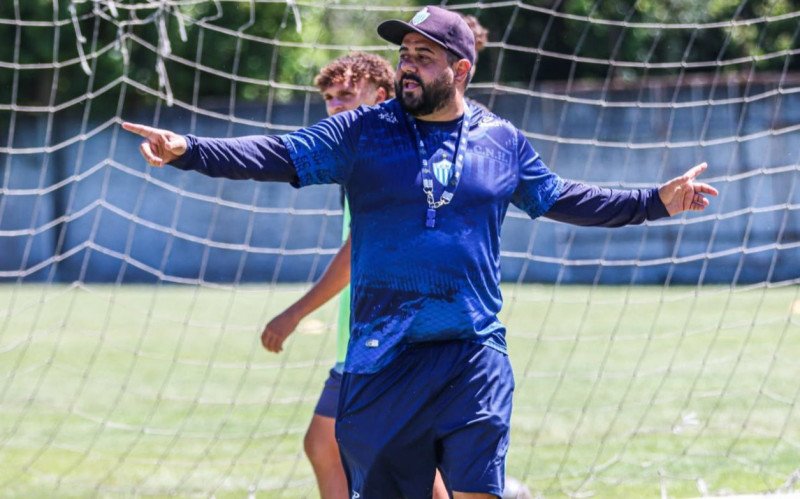 Treinador Newmar Ornelas | abc+