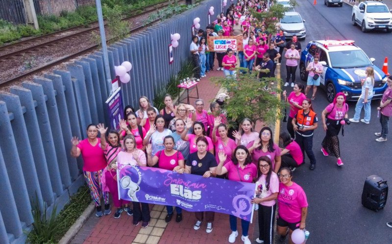 Caminhada Sapucaia por Elas reuniu centenas de mulheres no Centro 