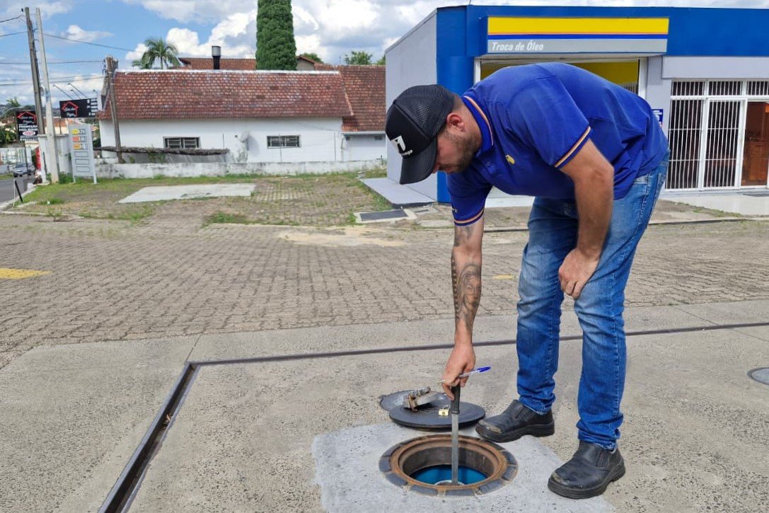 Alta do petr&oacute;leo mobiliza governo e acende alerta em postos de combust&iacute;veis na regi&atilde;o