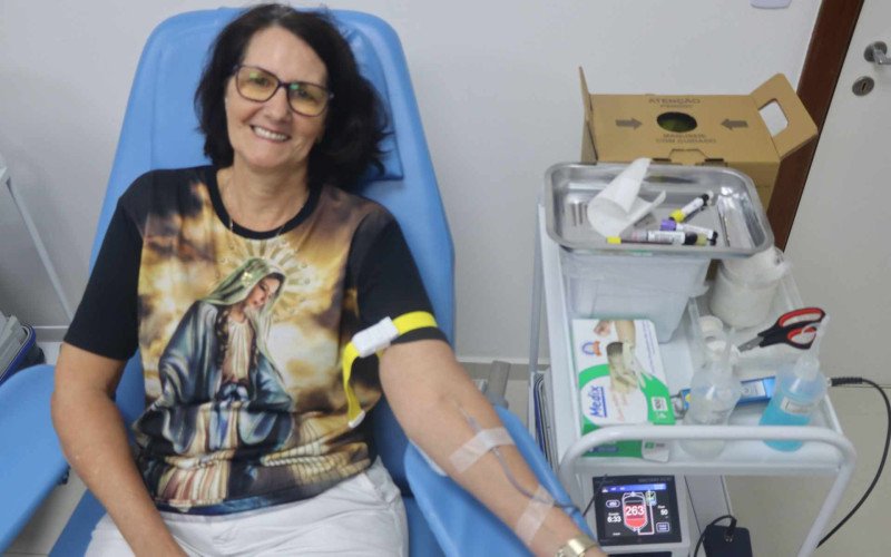 A recepcionista Clarice j&aacute; doa sangue h&aacute; mais de 20 anos