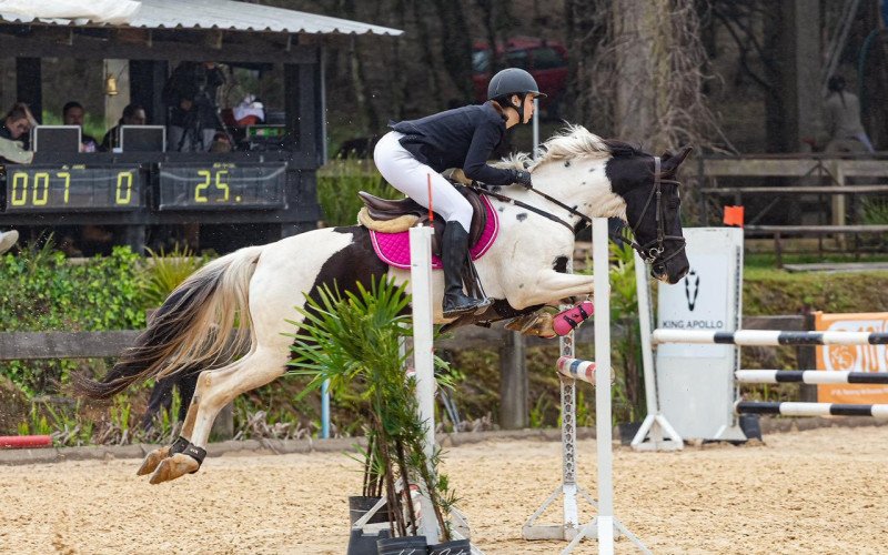 LHVS abre temporada 2026 com competição de saltos em Lomba Grande | abc+