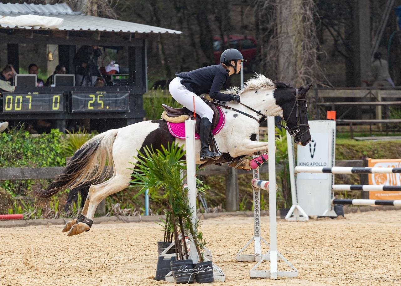 LHVS abre temporada 2026 com competi&ccedil;&atilde;o de saltos em Lomba Grande