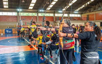 Canoas recebe etapa estadual do campeonato indoor de tiro com arco