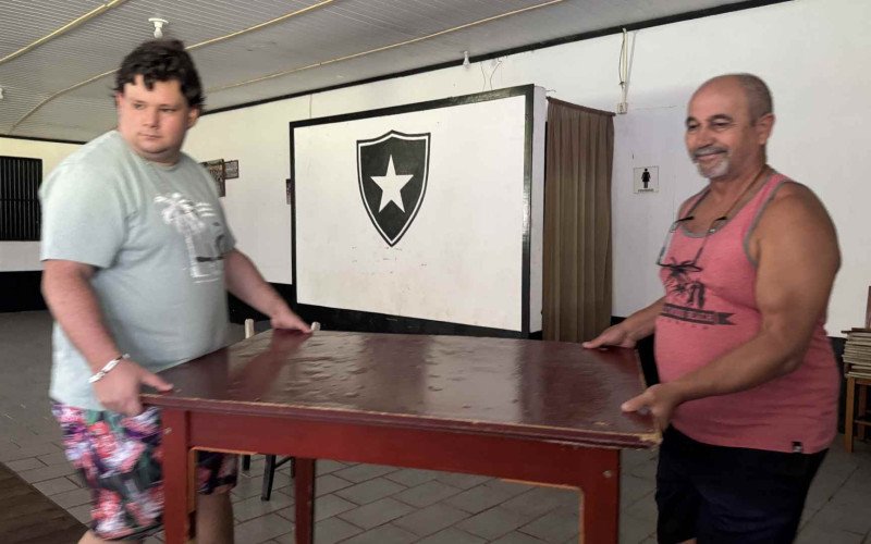 Começa desocupação da sede do Botafogo