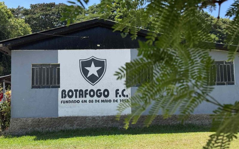 Começa desocupação da sede do Botafogo