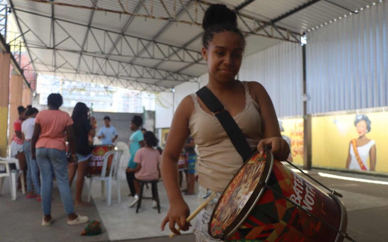 Sofia é fã da persussão e frequenta as aulas desde pequena