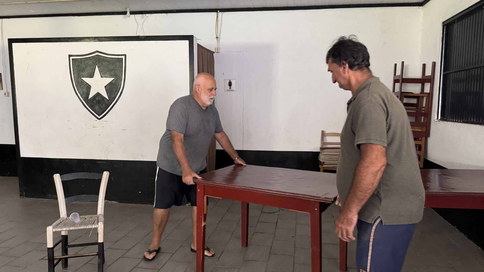 &ldquo;Botafogo vai continuar, nem que seja na minha casa&rdquo;: Clube amador est&aacute; sem destino definido ap&oacute;s desocupa&ccedil;&atilde;o