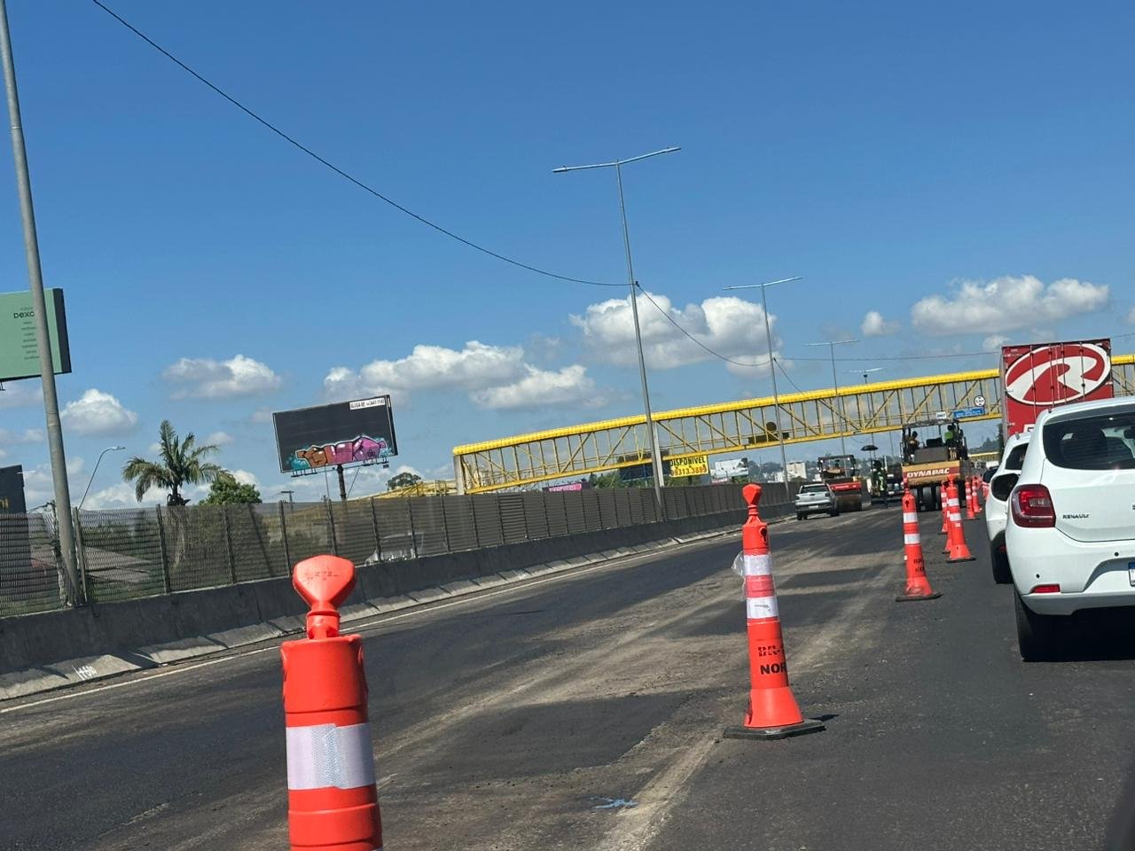 BR-116: Obras e estreitamento de pista geram lentid&atilde;o no Vale do Sinos