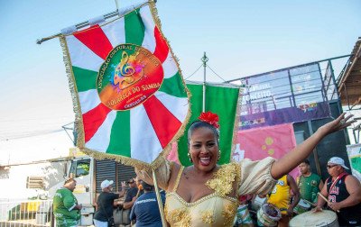Trio elétrico ganha as ruas de Canoas no primeiro Esquenta Carnaval da cidade