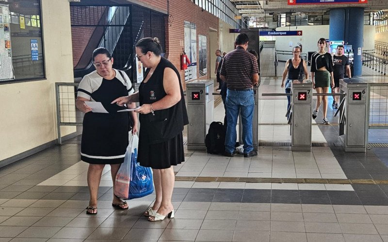 Procon realizou ação pelo Dia do Consumidor na Estação São Leopoldo da Trensurb