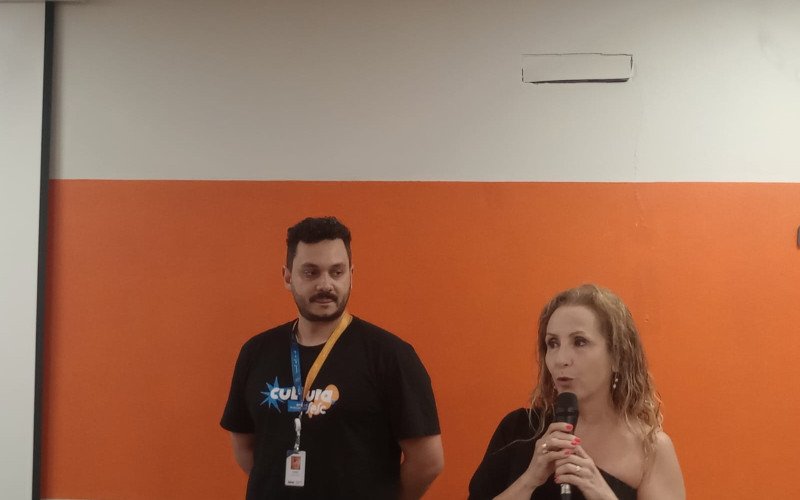 Lorenzo Cornelius e Andrea Guedes apresentando as novidades do Bric São Leo 2026