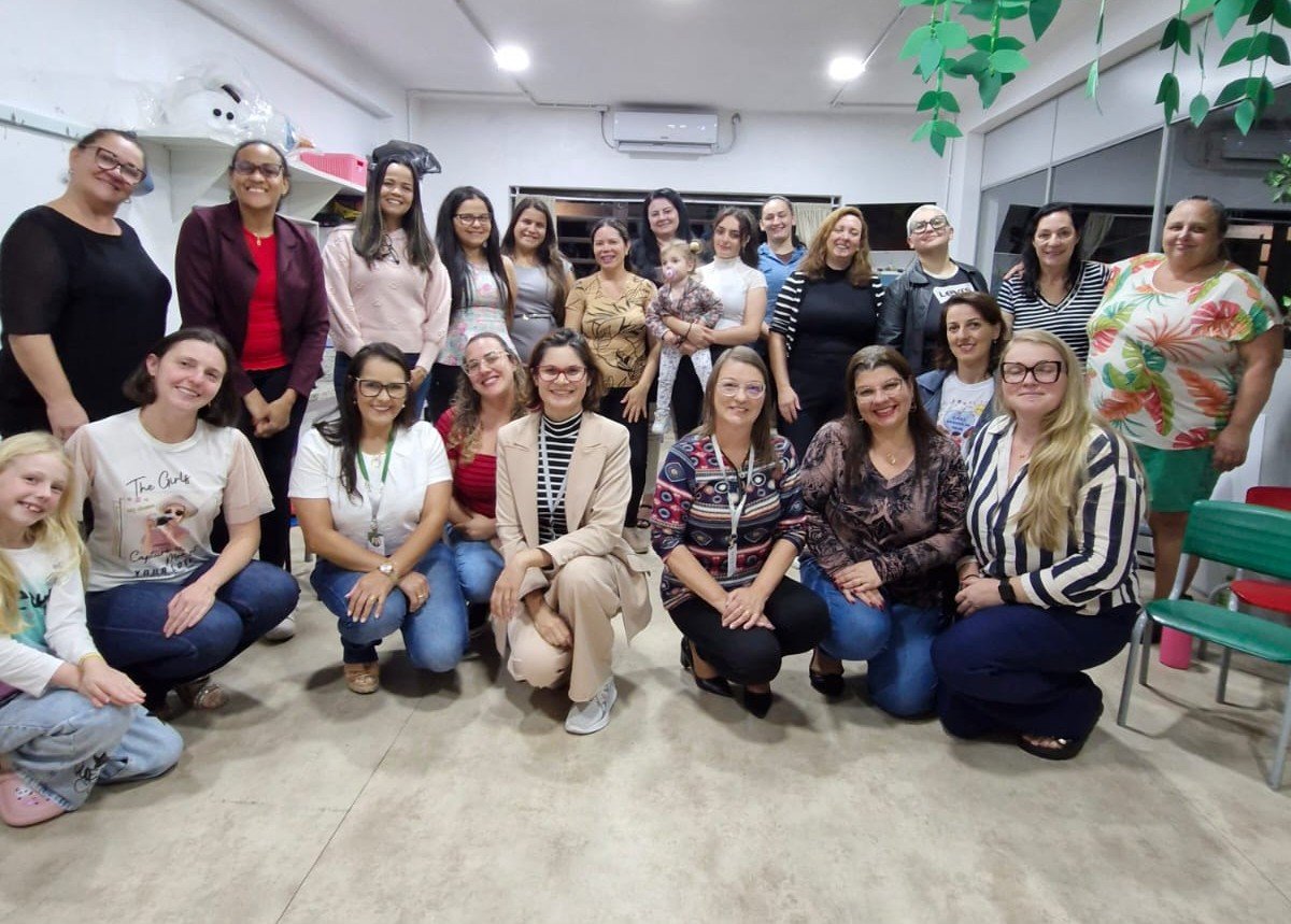 Escolas de Gramado recebem palestras e a&ccedil;&otilde;es educativas para fortalecer combate &agrave; viol&ecirc;ncia contra a mulher