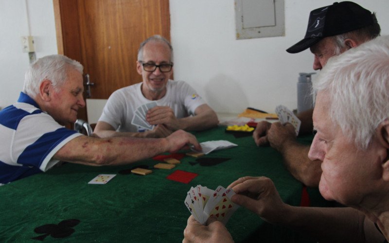 Integração e jogos fazem parte da rotina dos residentes