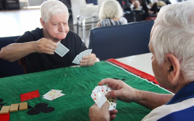 Integração e jogos fazem parte da rotina dos residentes