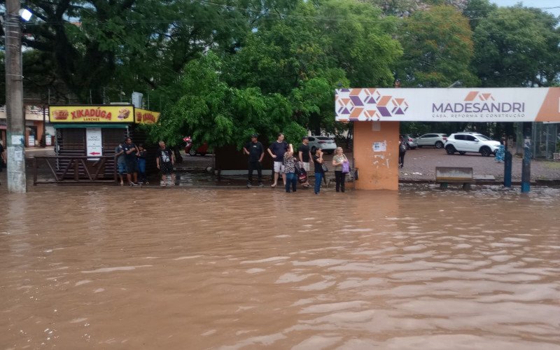Alagamento na Avenida João Corrêa