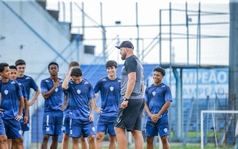 Gott prepara a equipe para a estreia no Gauchão Sub-20 | abc+