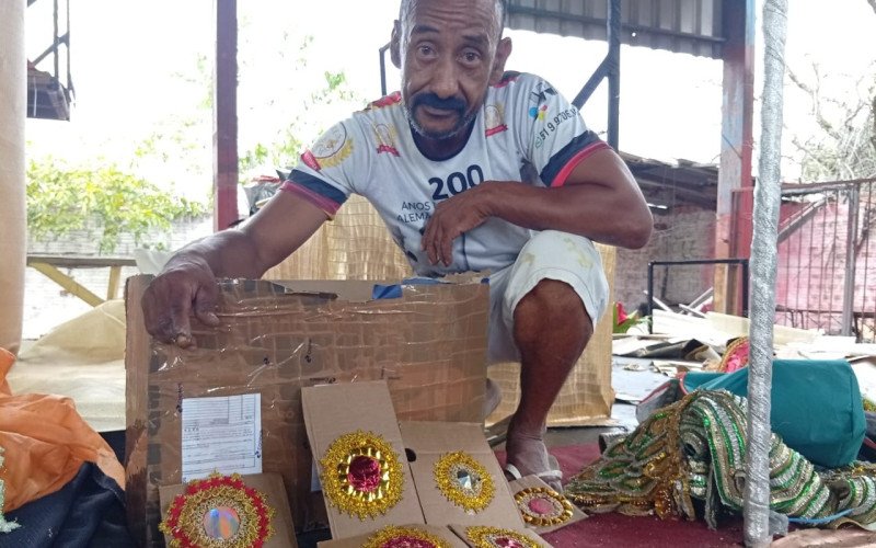 Preparativos da Leões da Feitoria para o carnaval de São Leopoldo