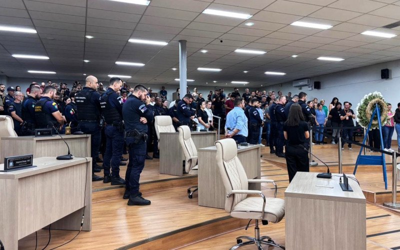 Emoção marca despedida de guarda municipal que morreu durante ocorrência em Campo Bom