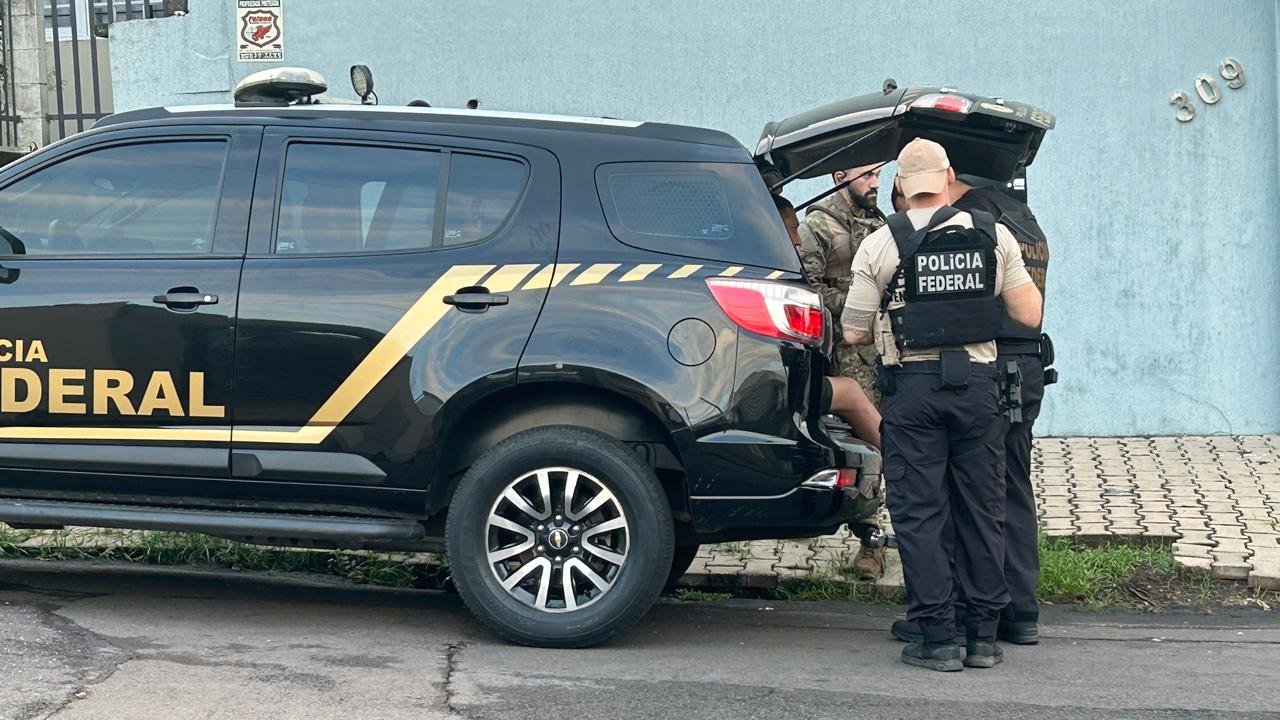 V&Iacute;DEO: Opera&ccedil;&atilde;o mira integrantes de fac&ccedil;&atilde;o do Vale do Sinos e resulta no bloqueio de at&eacute; R$ 17 milh&otilde;es dos investigados