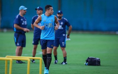 Marlon sofre grave lesão em triunfo do Grêmio sobre o Vitória; veja vídeo