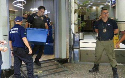 VÍDEO: Receita Federal recolhe 3 mil perfumes árabes no Centro de Canoas
