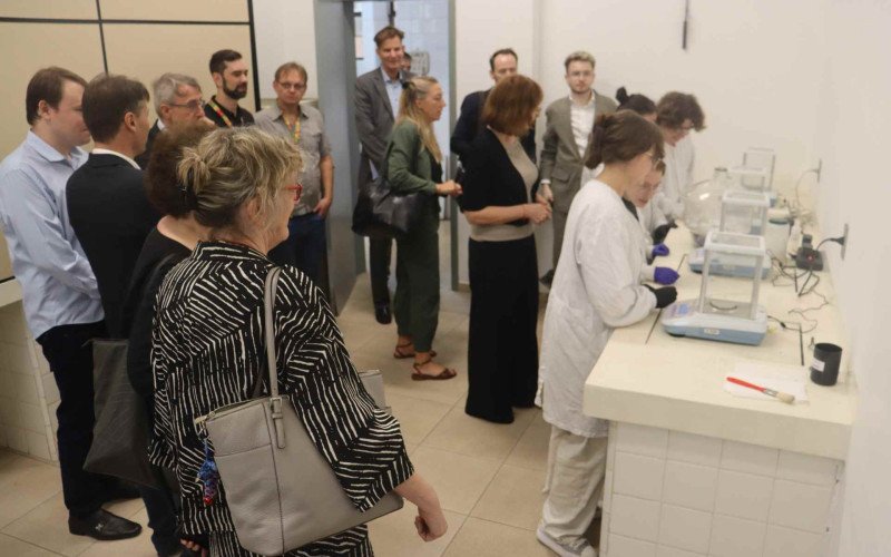 Visitantes conheceram as instalações e o modelo de ensino