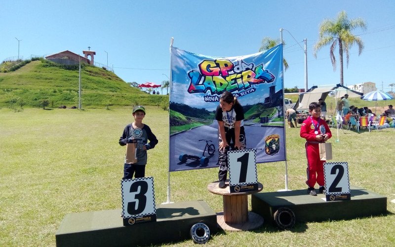 Matheus ficou em terceiro lugar na corrida de carrinho de rolimã de Nova Santa Rita
